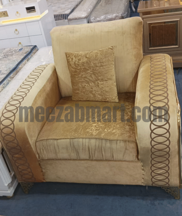 Royal Velvet Armchair – Gold Elegance