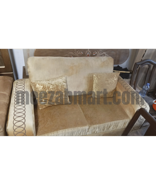 Royal Velvet Armchair – Gold Elegance